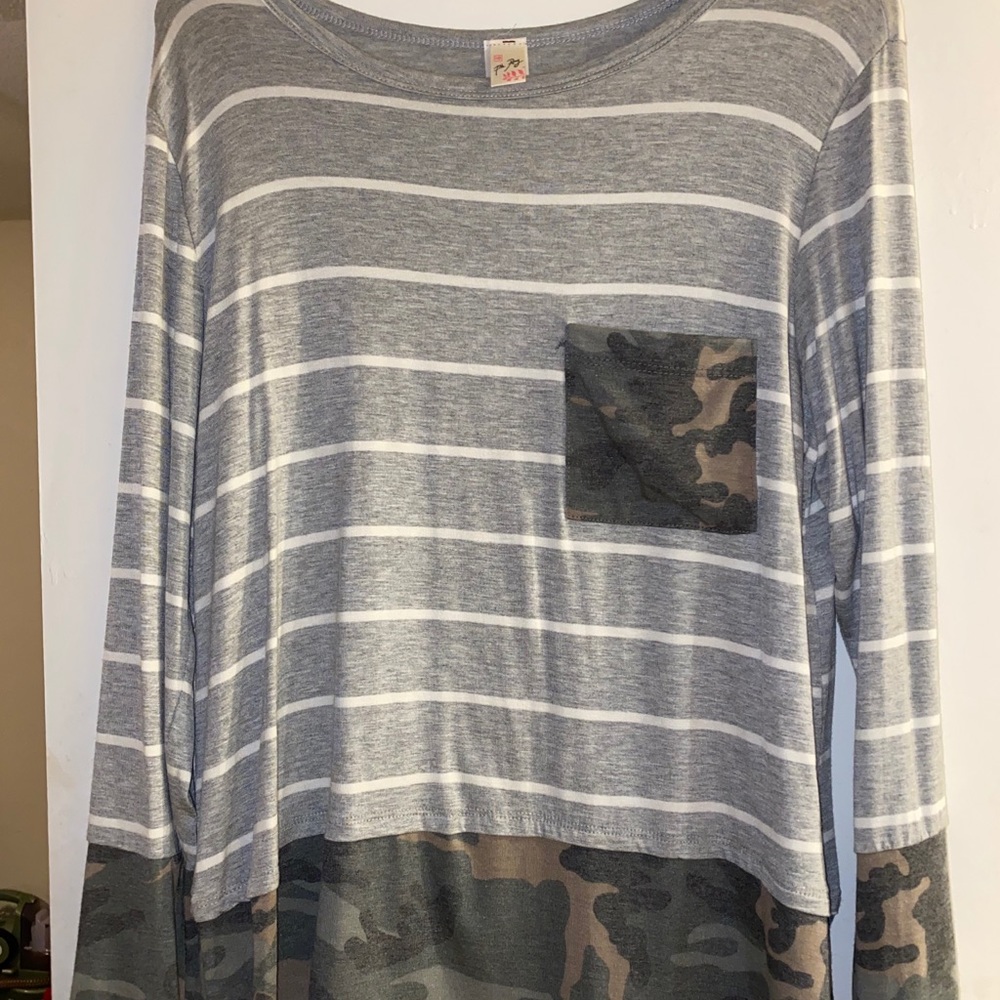 Gray striped and camo 7th Ray long sleeve top